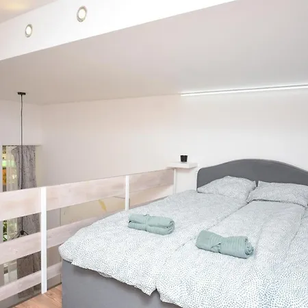 דירה Stylish In Downtown For 2-4 People