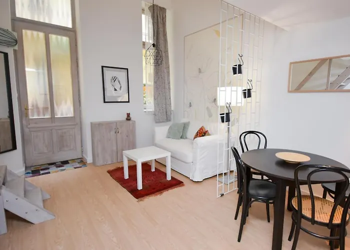 Stylish In Downtown For 2-4 People Appartamento